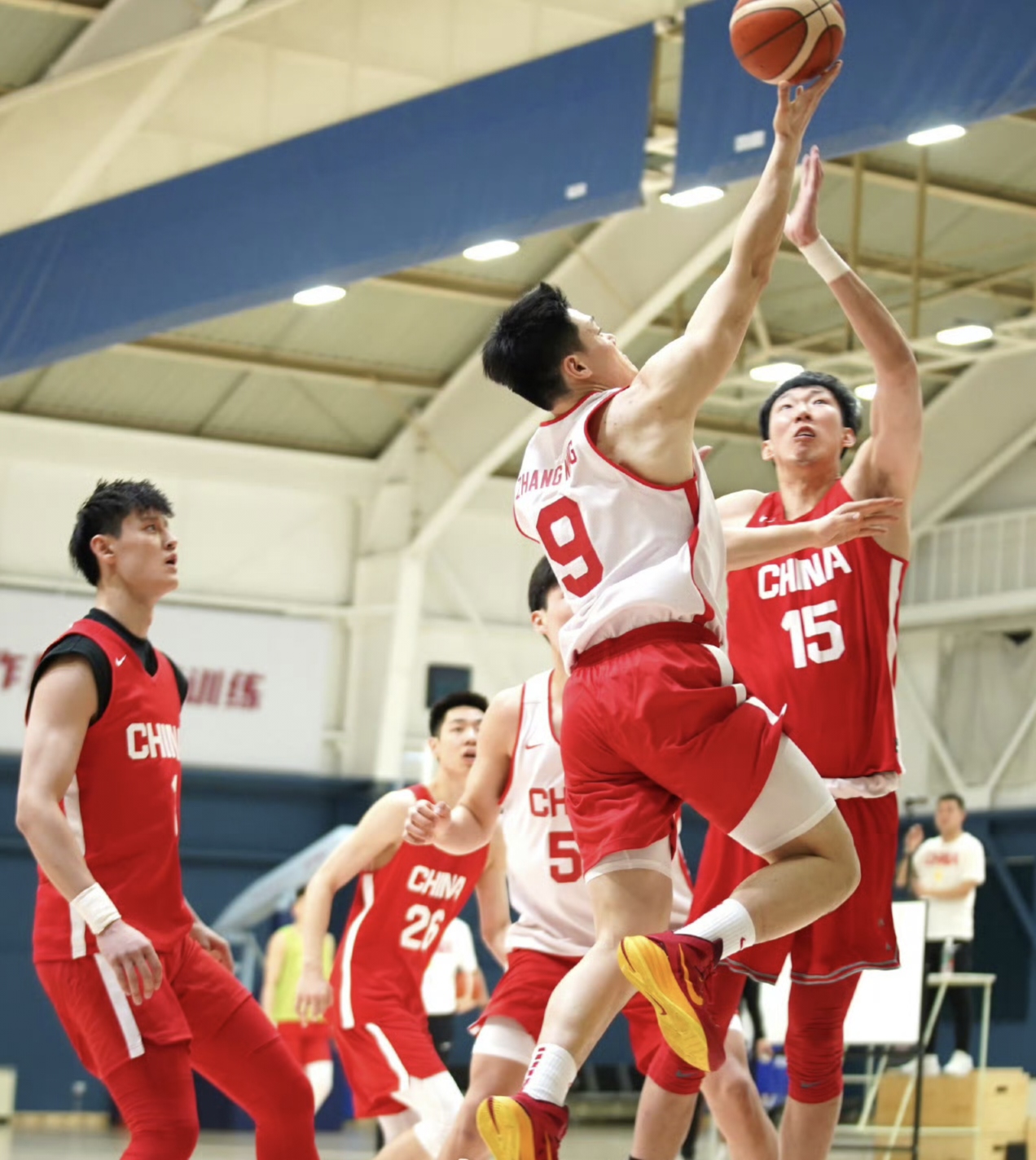 包含清晨辽宁本钢状态回暖——CBA季后赛节点到来，压力陡增，身体对抗强度拉满的词条